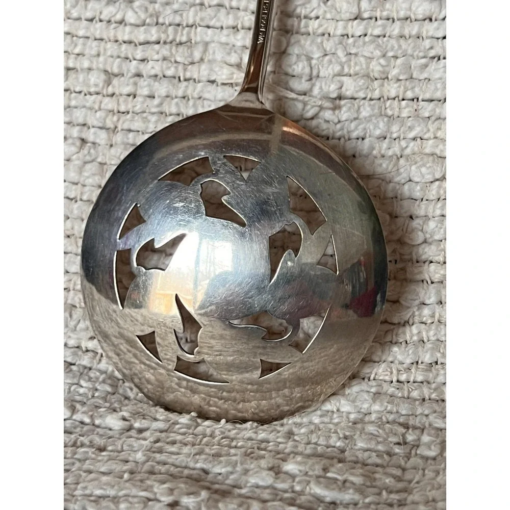 Vintage 1960 WM Rogers Tomato Server / Pattern Hutton (Silverplate)